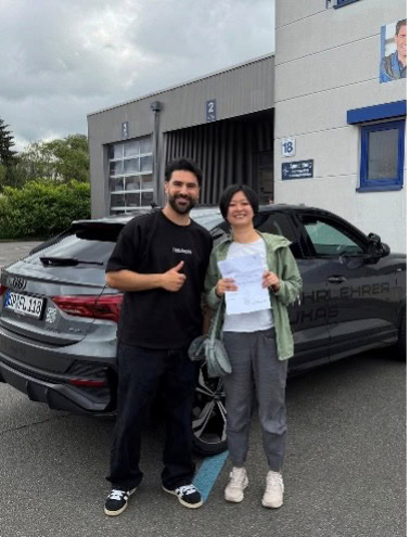 Bestandene Prüfung mit Fahrlehrer Lukas