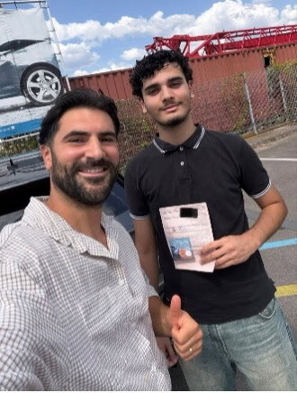 Bestandene Prüfung mit Fahrlehrer Lukas